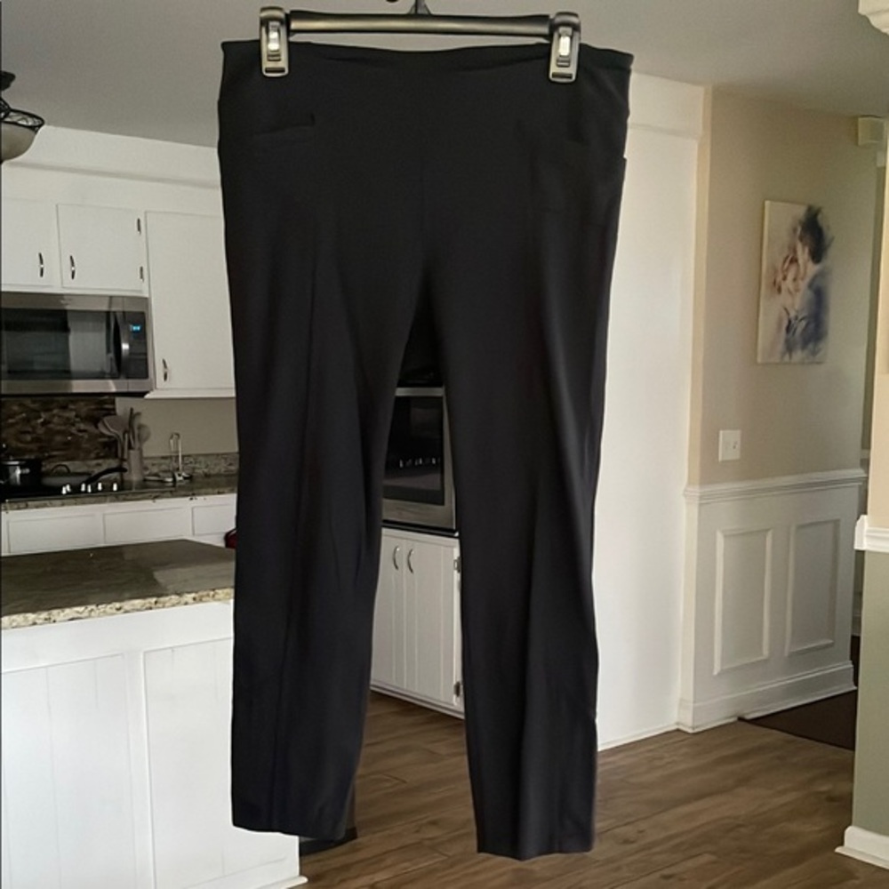 Athleta 22” Crop Leggings w Side & Back Pockets Sz Medium Black - Picture 1 of 7